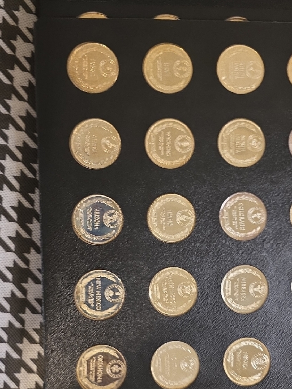 Franklin Mint Black and Gold 'States of the Union Series' Presentation Case - Picture 10 of 13